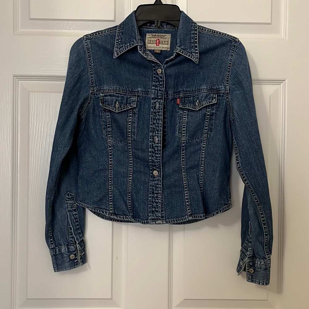 Levi’s Women Cropped Button-down